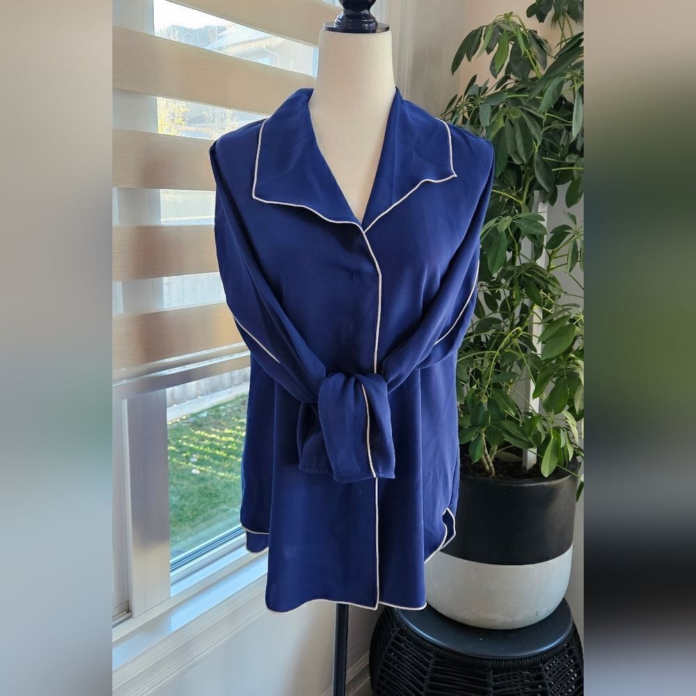 Aritzia Babaton Rena top